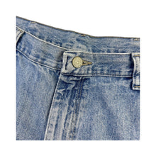 Load image into Gallery viewer, Vintage Wrangler Carpenter Shorts - 36&quot;
