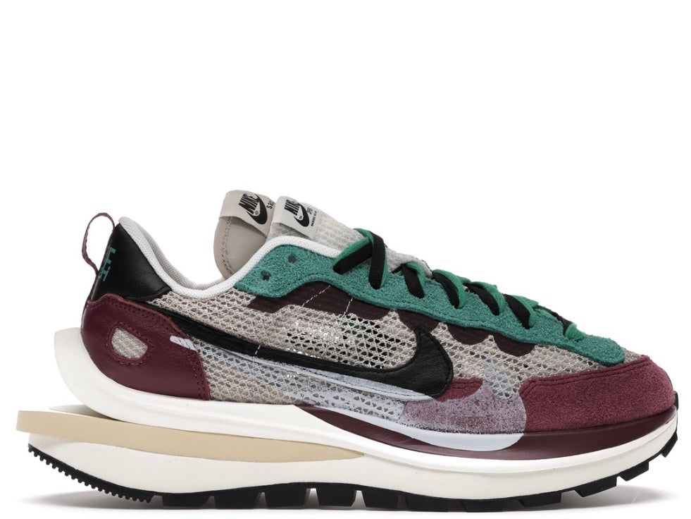 Nike Vaporwaffle x sacai 'Villain Red Neptune Green