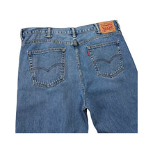 Load image into Gallery viewer, Levi’s 504 Jeans - 40 x 32
