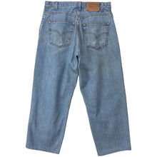 Load image into Gallery viewer, Vintage Levi’s 560 Jeans - 34 x 26
