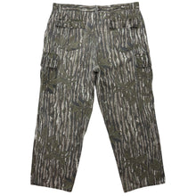 Load image into Gallery viewer, Vintage Realtree Pants - 40 x 30
