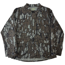 Load image into Gallery viewer, Vintage Camo Jacket - L
