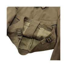 Load image into Gallery viewer, Vintage 1950's Military Jacket - M
