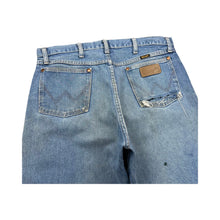 Load image into Gallery viewer, Vintage Wrangler Jeans - 34 x 35
