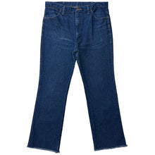 Load image into Gallery viewer, Vintage Wrangler Jeans - 37 x 29
