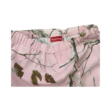 Load image into Gallery viewer, Supreme Realtree Pants - M
