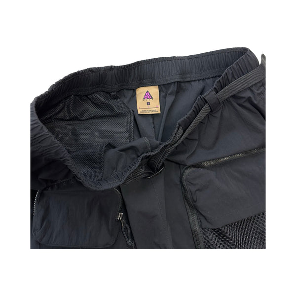 ACG Nike Cargo Shorts - S