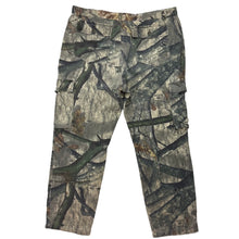 Load image into Gallery viewer, Vintage Realtree Pants - 41 x 31
