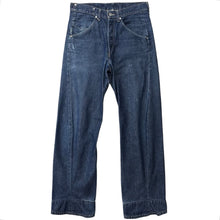 Load image into Gallery viewer, Vintage Levi’s Engineered Jeans - 31 x 30

