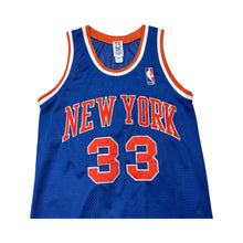 Load image into Gallery viewer, Vintage New York Knicks Jersey No.33 - S
