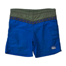 Load image into Gallery viewer, Vintage Quiksilver Board Shorts - 37&quot;
