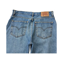 Load image into Gallery viewer, Vintage Levi’s 504 Jeans - 33 x 32
