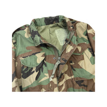 Load image into Gallery viewer, Vintage Military Cold Weather Camo Coat - L
