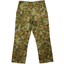 Load image into Gallery viewer, Vintage Australian Army Camo Pants - 38 X 32
