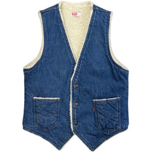 Load image into Gallery viewer, Vintage Levi’s Sherpa Lined Denim Vest - M

