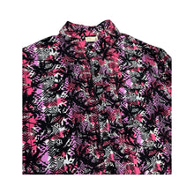 Load image into Gallery viewer, Vintage Button Up Shirt - M
