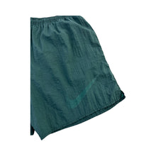 Load image into Gallery viewer, Vintage Nike Shorts - L
