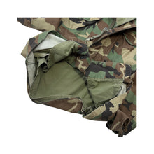 Load image into Gallery viewer, Vintage Military Cold Weather Camo Coat - L
