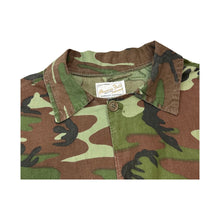 Load image into Gallery viewer, Vintage American Field Camo Jacket - L
