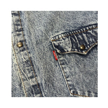 Load image into Gallery viewer, Vintage Levi’s Denim Shirt - L
