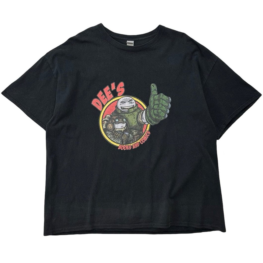 Dee’s Books And Comics Tee - XXL